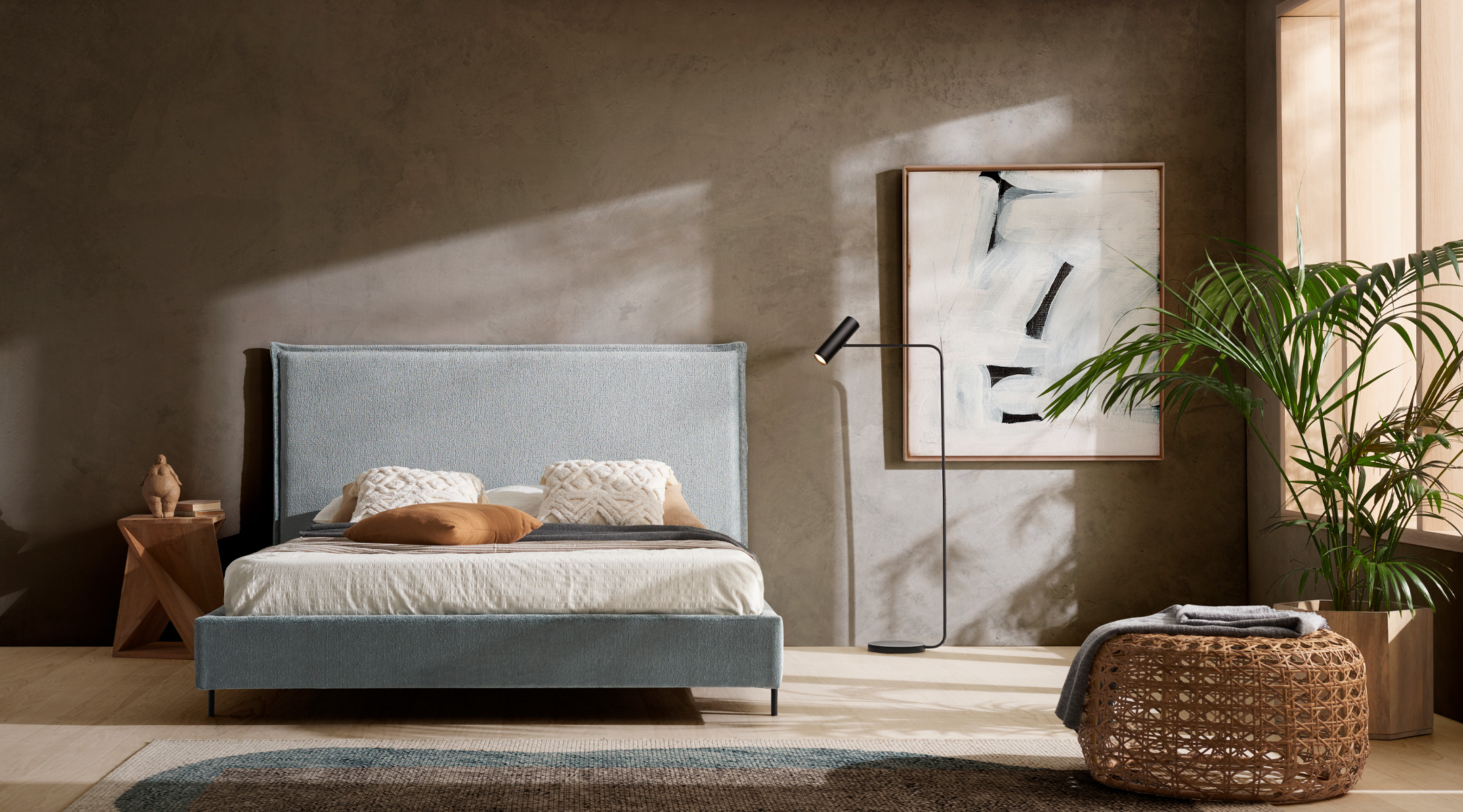 Cama Suite con cabezal tapizado y base 3D transpirable Cama Suite con cabezal tapizado personalizable y base en tejido 3D transpirable