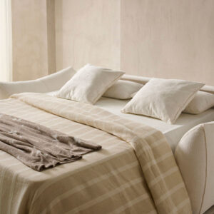 Sofá Cama Matisse - Sistema Italiano y Fácil Limpieza Sofá cama con sistema de apertura italiano modelo Matisse abierto con almohadas desenfundables y estructura desmontable.