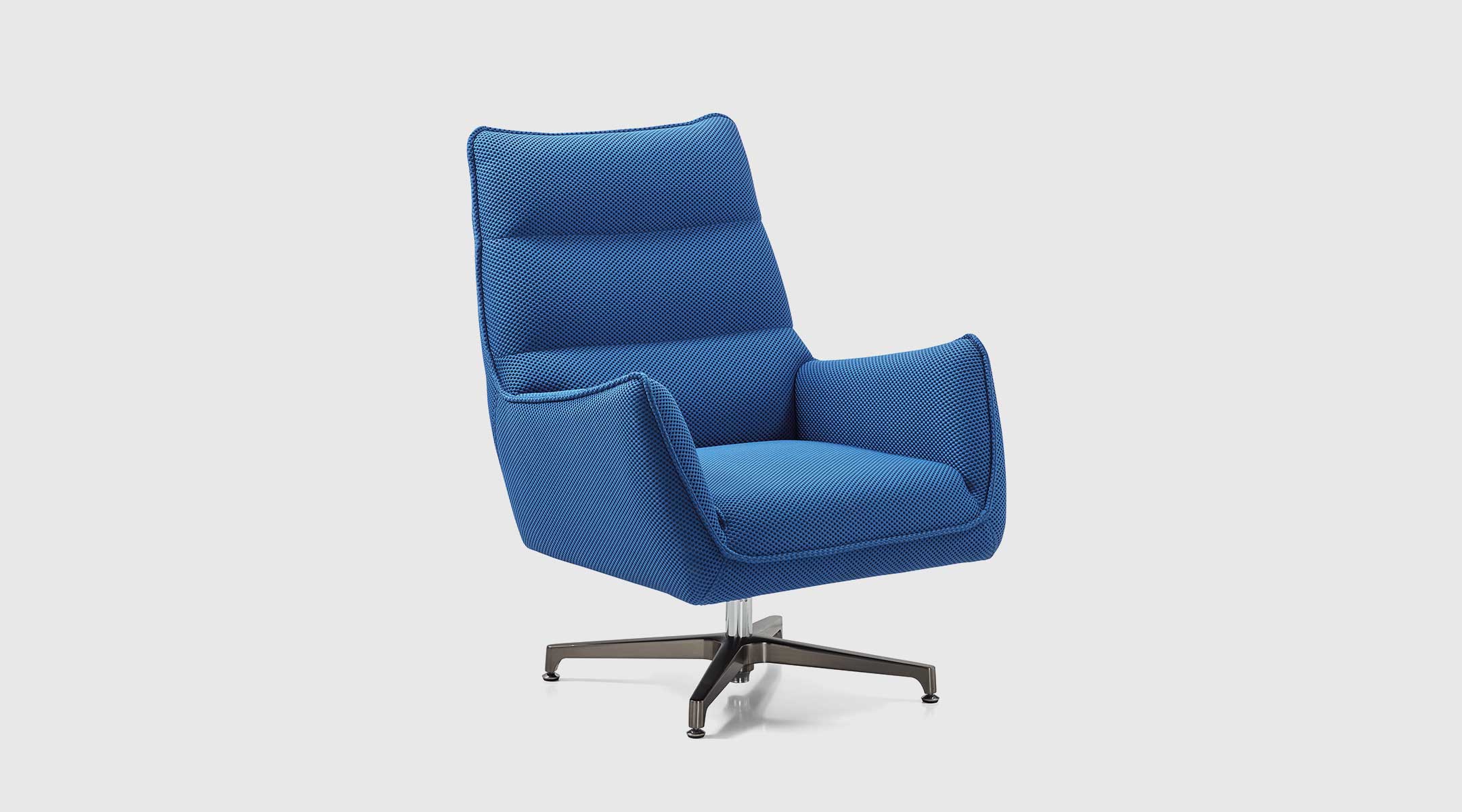 Sillón Ethan azul · giratorio y de madera maciza Sillón Ethan giratorio tapizado en tela azul con estructura de madera maciza y diseño cómodo