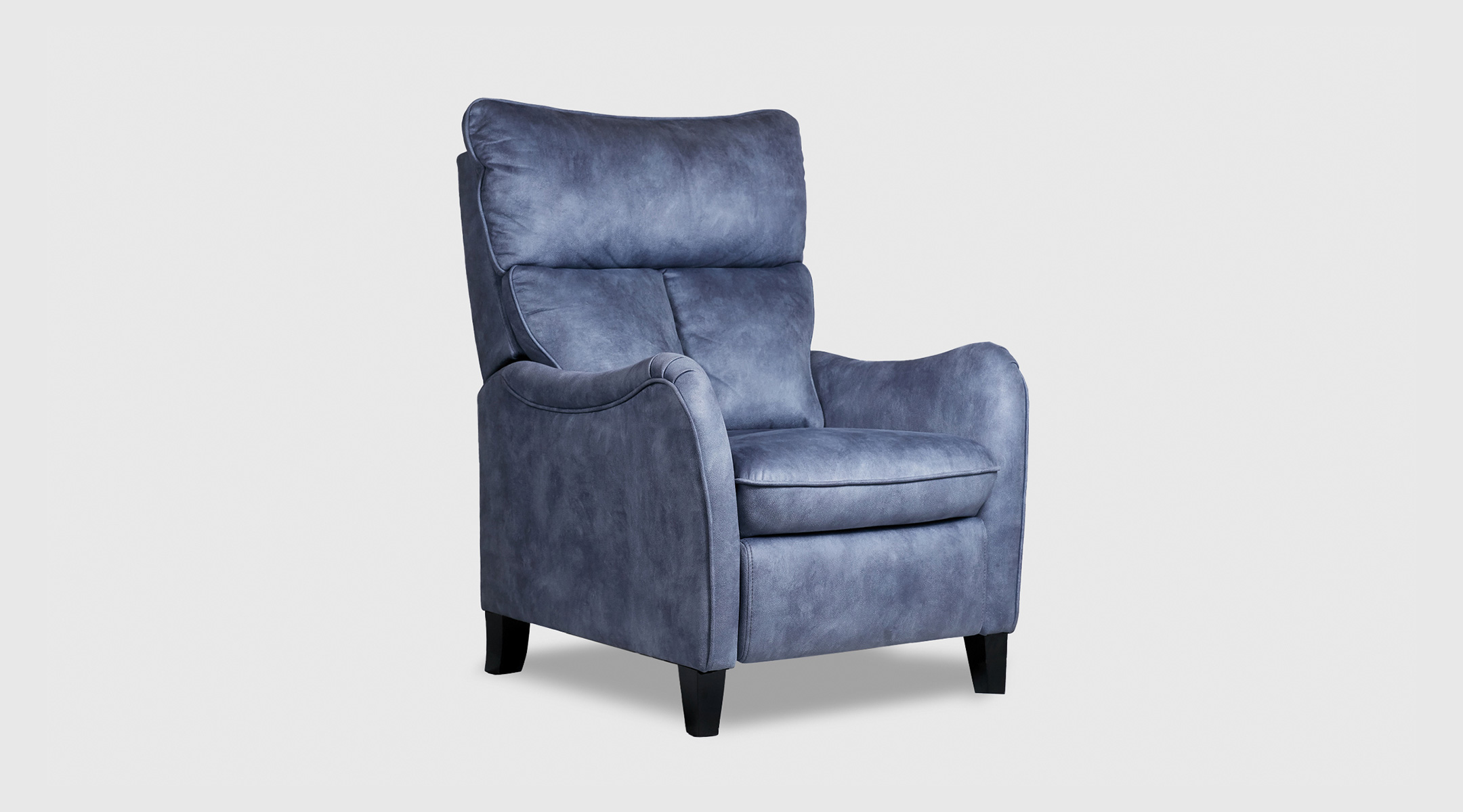 Sillón Jemer tapizado en microfibra color azul con mecanismo CENRO y estructura de madera de pino