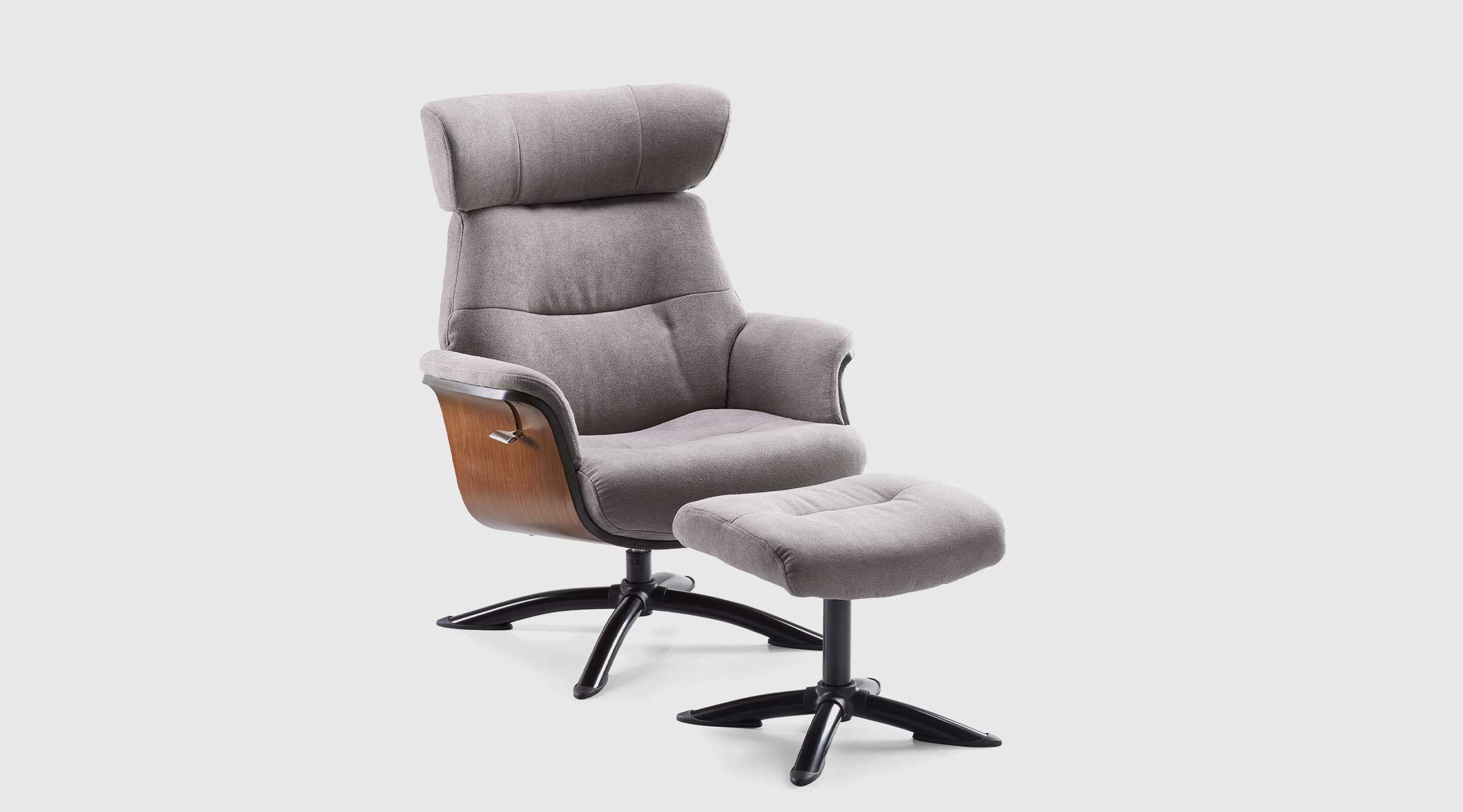 Sillón Kita reclinable tapizado en microfibra gris claro con puf a juego y cabezal ajustable