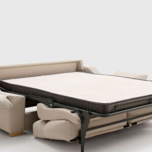 Sofá Cama Cool - Apertura Italiana y Cama 140x200 Sofá cama abierto con sistema italiano modelo Cool, cama de 140x200 cm y kit de desplazamiento opcional.