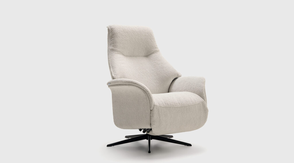 Sillón Dag con relax eléctrico tapizado en tela Boggieshell y base giratoria en estrella