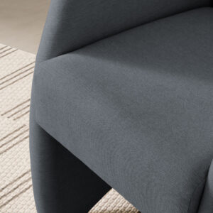 Butaca Ursa tapizada en tela Pisa 23 color gris con estructura de madera de pino y asiento firme