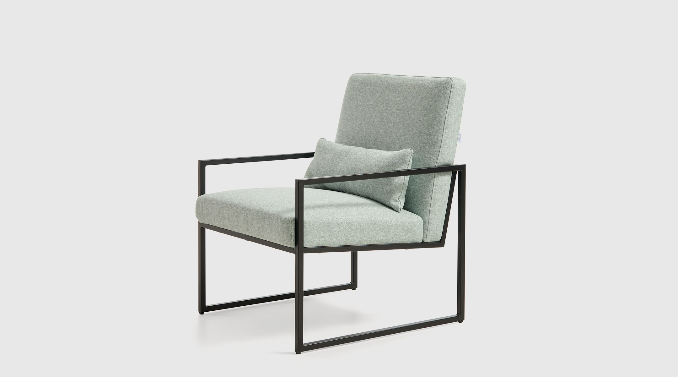 sillon-sabina-green Butaca Sabina con estructura metálica negra y tapizado en tela Solid 80 green