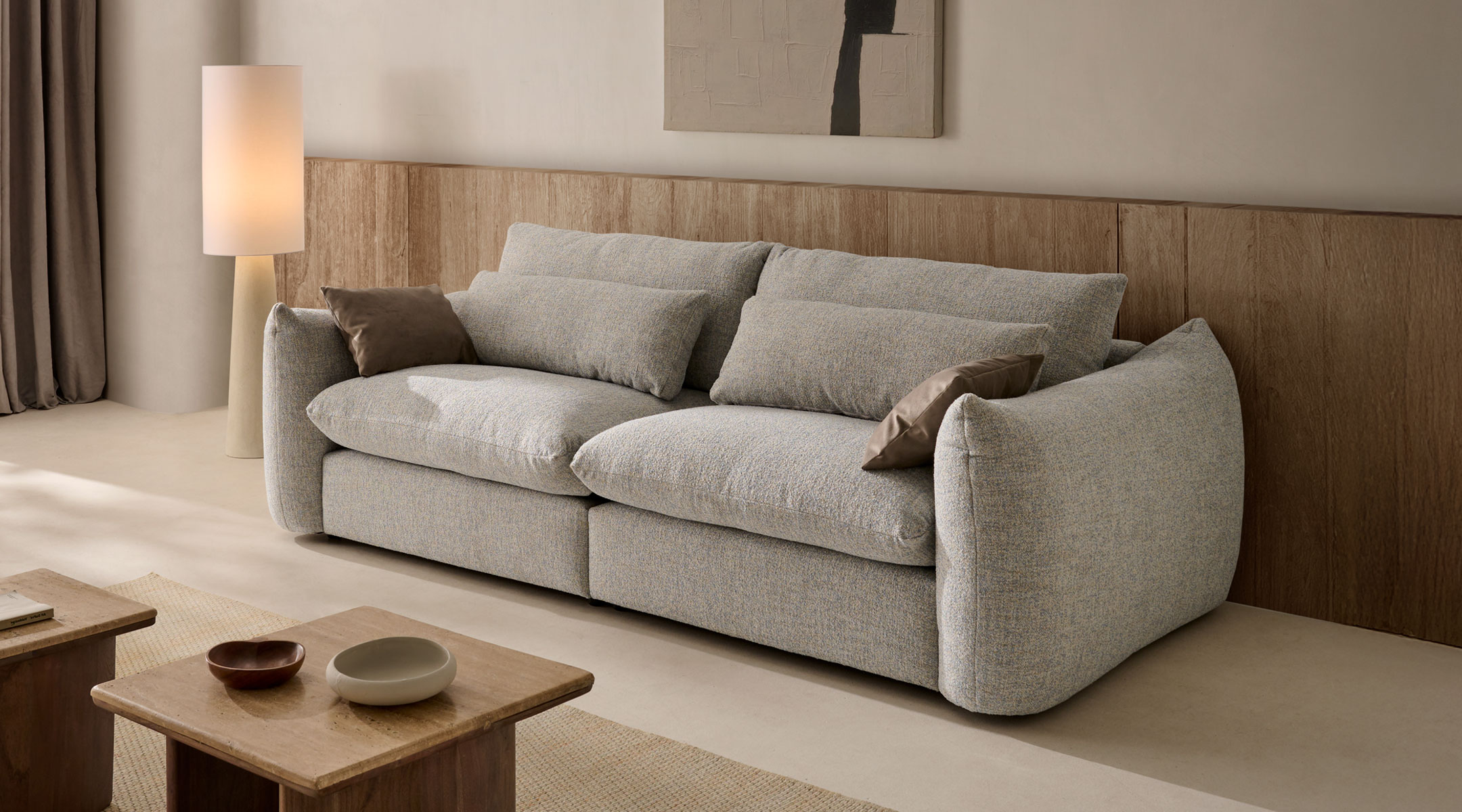 Sofá Delia 259 cm tapizado Bukon Moon Coussin 3 con asiento profundo y riñoneras incluidas