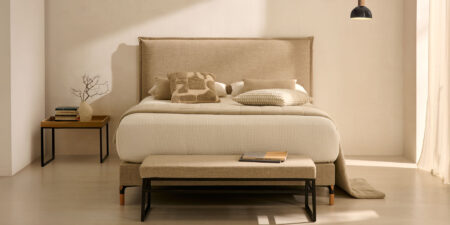 Base Ohio beige con estructura de madera maciza, lamas contrachapadas y superficie en tejido 3D transpirable