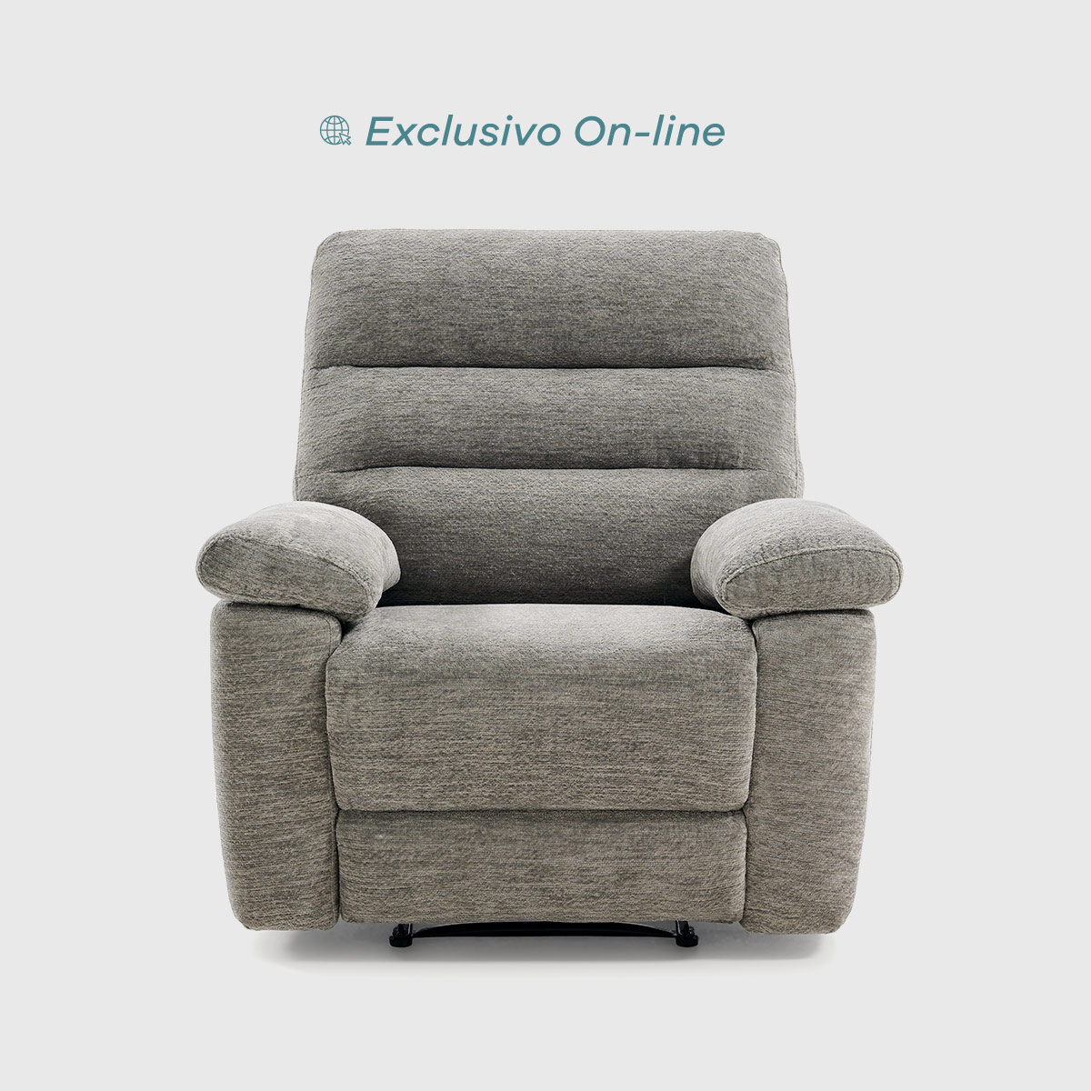 Sillón Saja relax manual tapizado en color light grey con respaldo alto envolvente