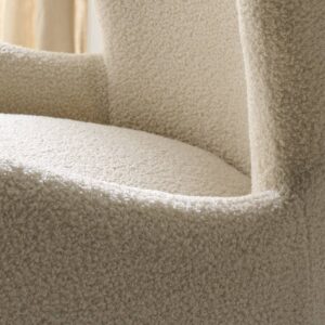 butaca-emile-crema-5 Butaca Emile giratoria tapizada en tela Quelle color crema con respaldo alto y asiento de muelles ensacados