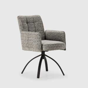 Silla giratoria Átika tapizada en tejido cálido con estructura metálica negra de Mimma Gallery, diseño envolvente y contemporáneo para comedor