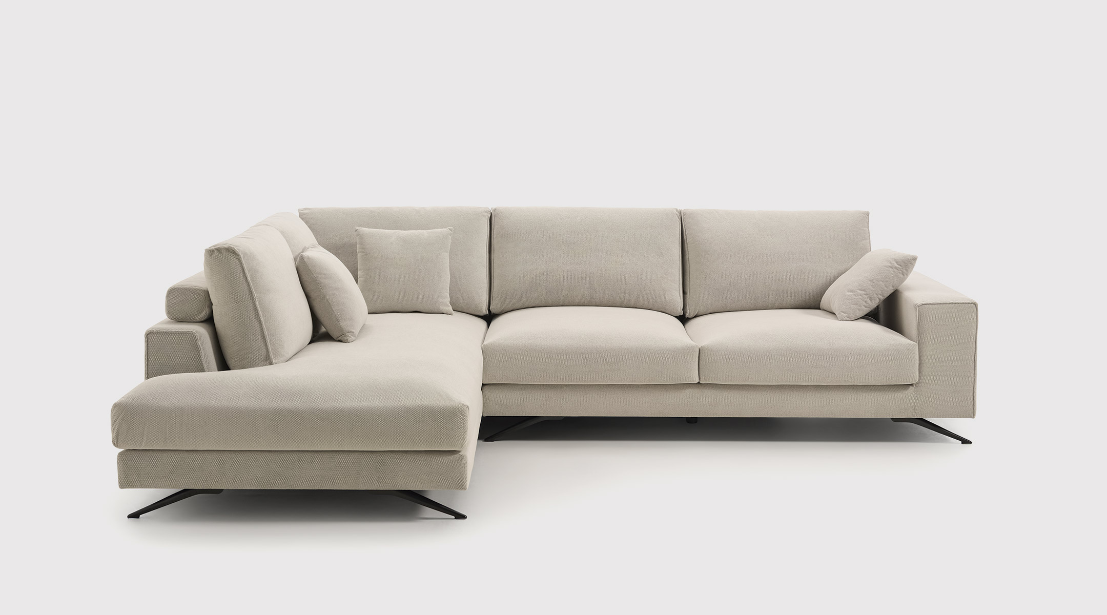 chaise-longue-lirio-blanco-dcha Sofá rincón terminal Lirio en color blanco, tejido Luce 02 antimanchas, formas curvas y respaldo ergonómico derecho.
