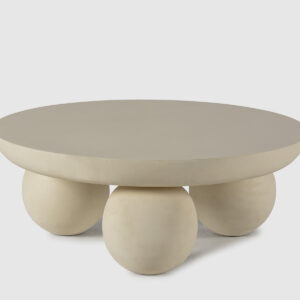 Mesas de centro Bubble de madera de mango con diseño redondeado y acabado natural o blanco