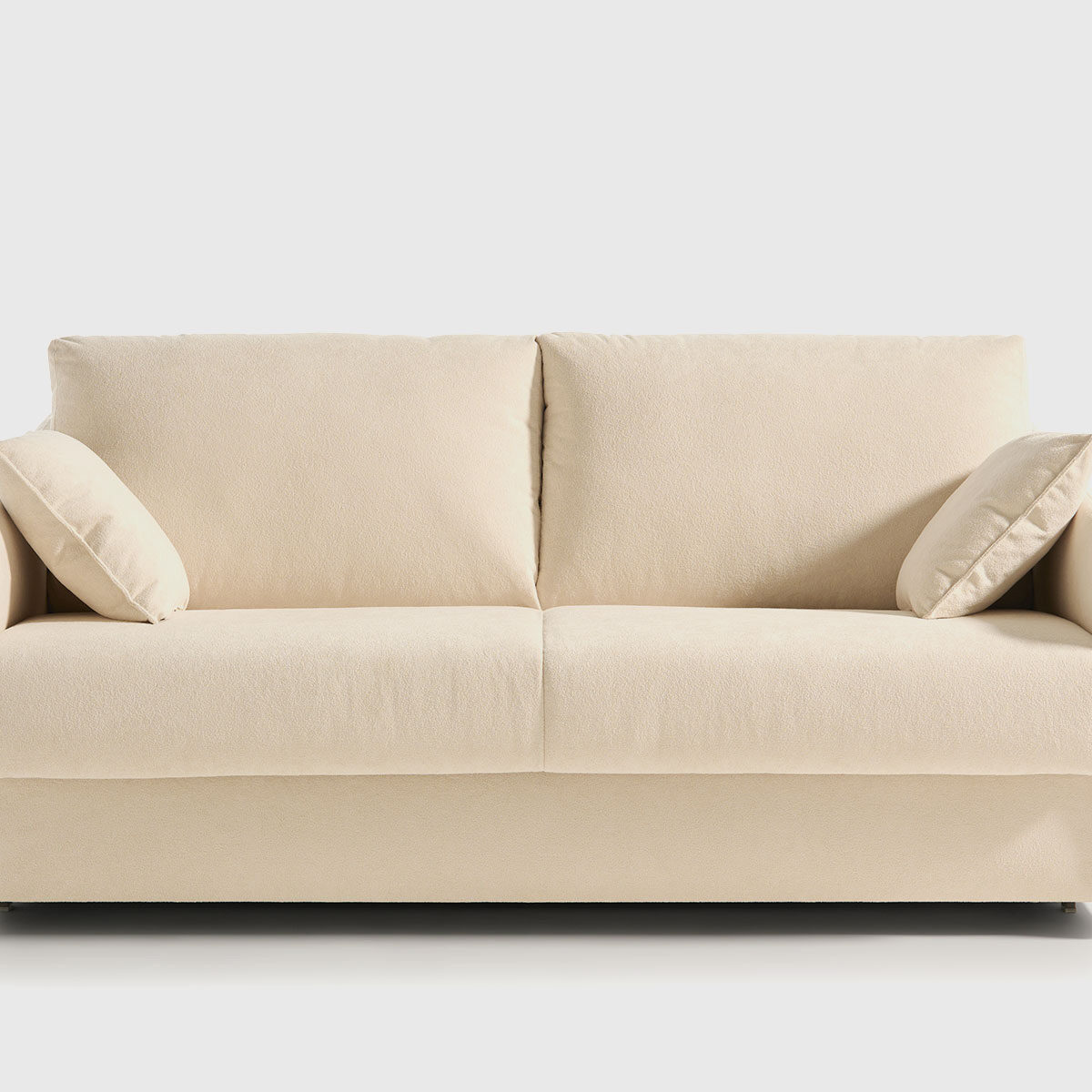 Sofá cama beige modelo Loren con sistema de apertura italiana y colchón de 140x200 de Mimma Gallery.